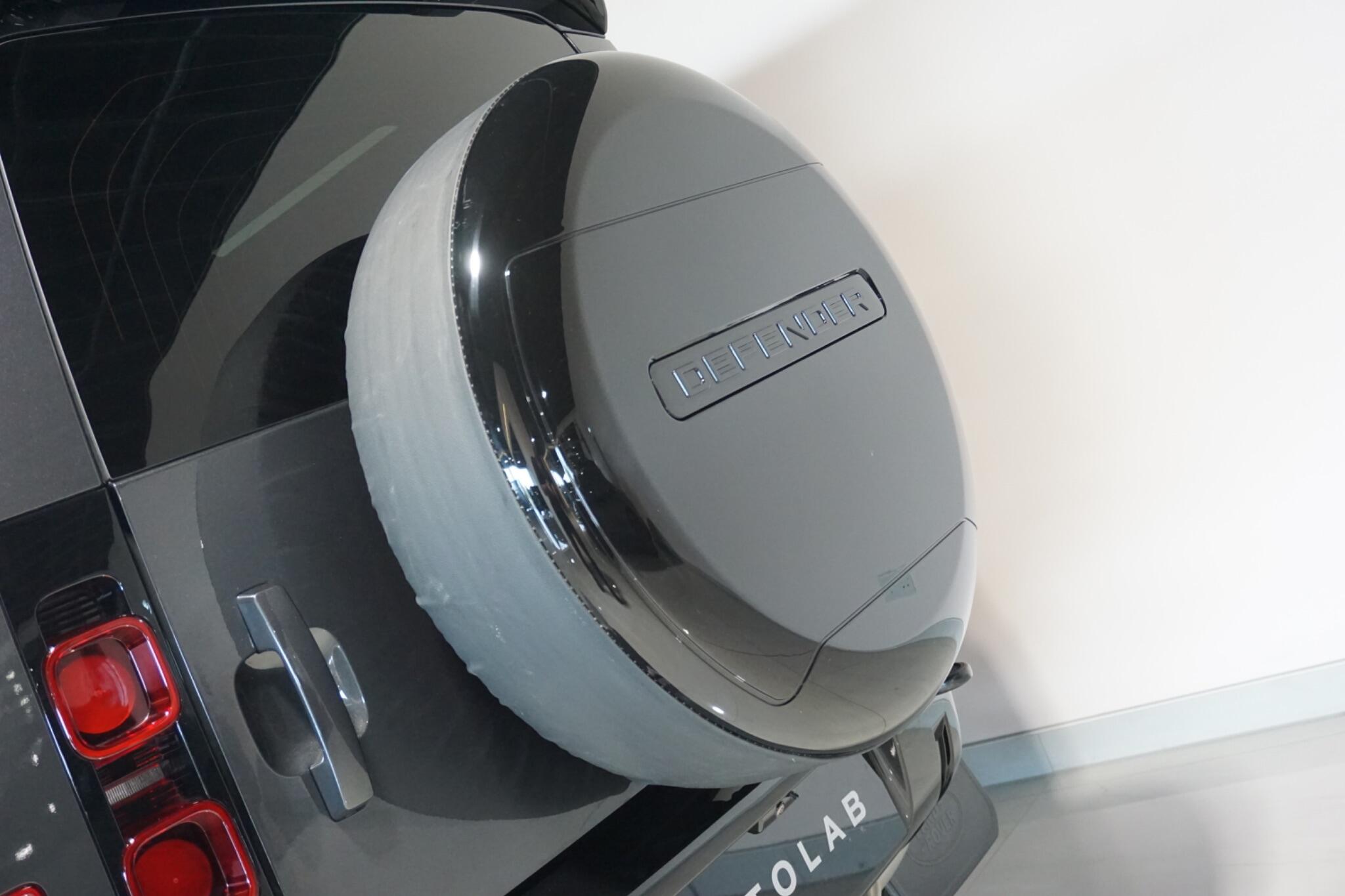 Land Rover Defender 90 3.0 D300 MHEV X-Dynamic HSE Hard Top SUV 3dr Diesel Auto 4WD SWB Euro 6 (s/s) (300 ps)